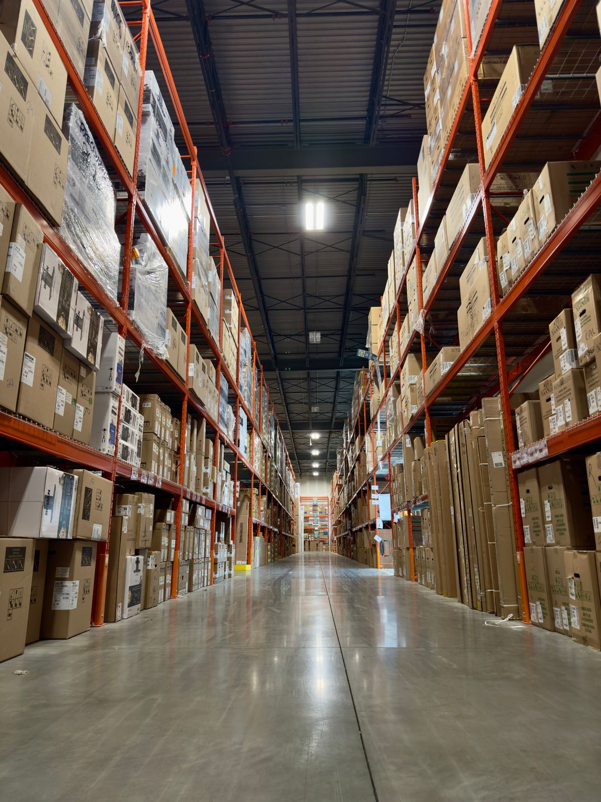 Interior · clear-span bay